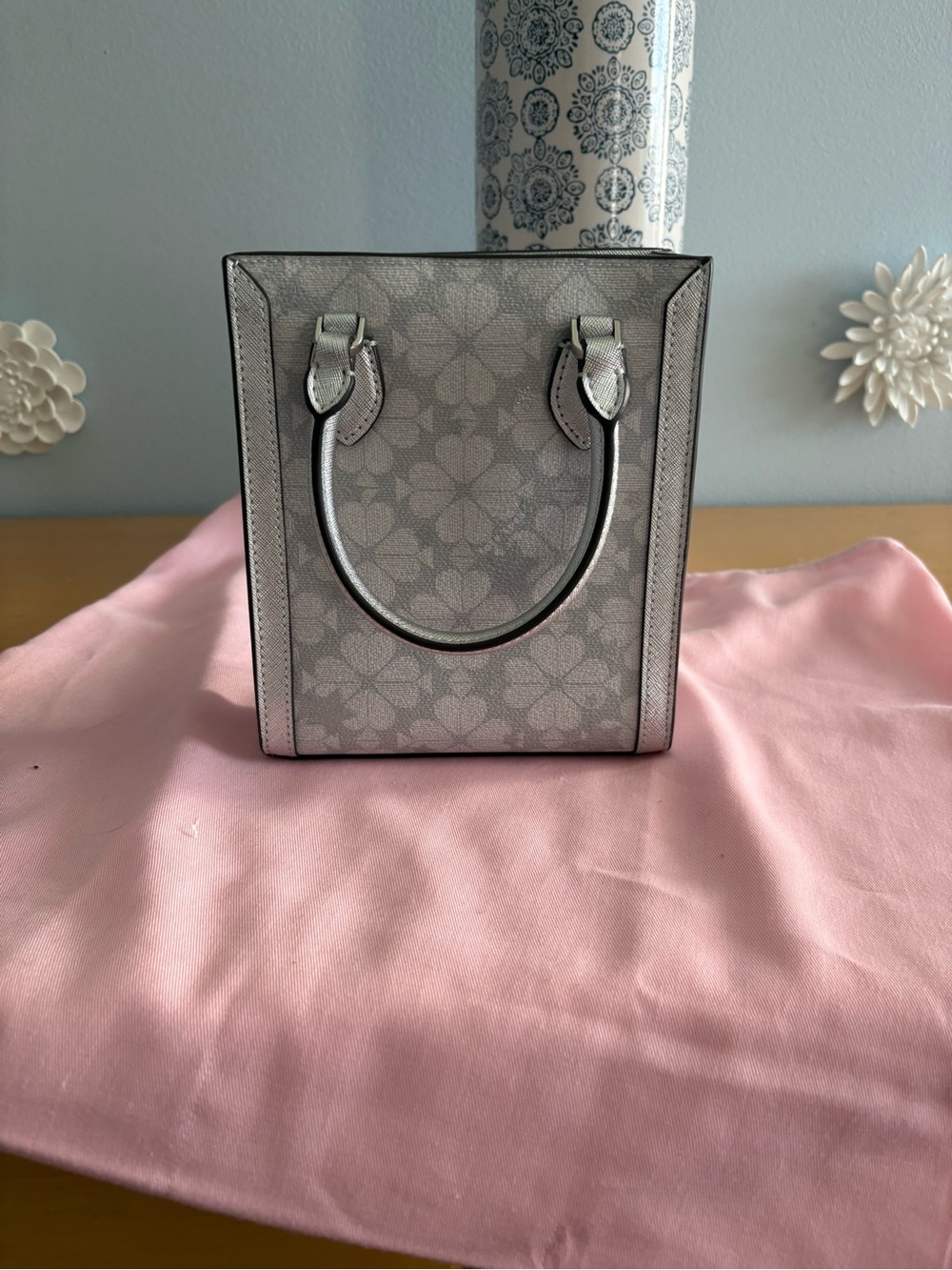 Kate Spade silver floral-pattern small tote with crossbody strap - Picture 9 of 10